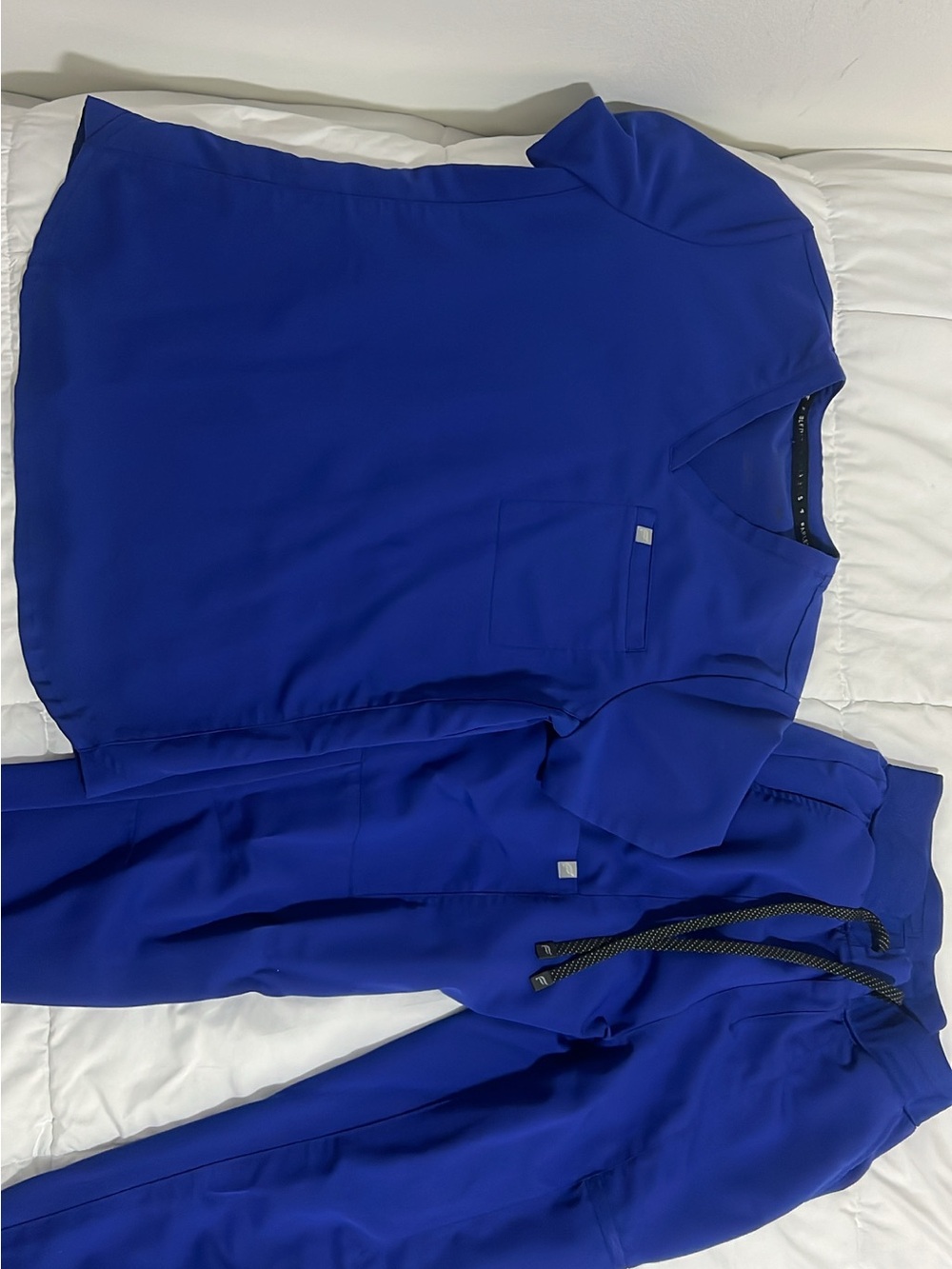 Women’s Small Blue Fabletics Scrub Set